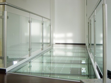 Beloopbaar glas