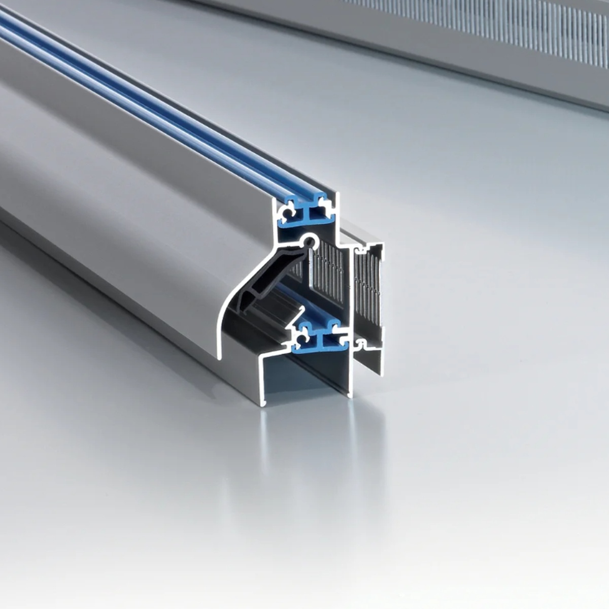 De DucoSmart 60 DAR is een compact aluminium ventilatierooster met hoge luchtdoorlaat en strak Soft-Line design.