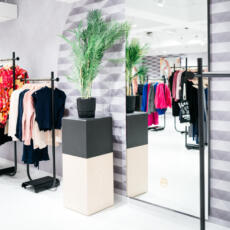 Passpiegel tegen de wand